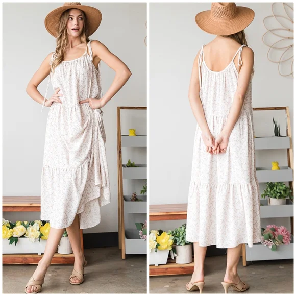 PLUS SIZE Boho Chic Ivory Floral Relaxex Fit Tiered Maxi Dress - Picture 3 of 6